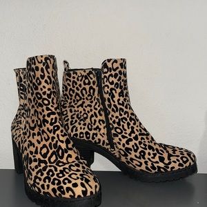 Leopard shoes